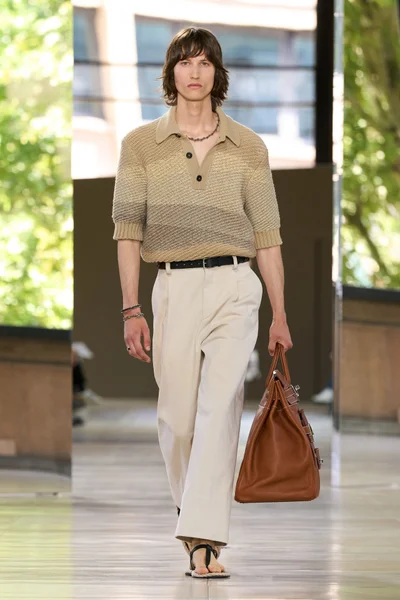Look 23